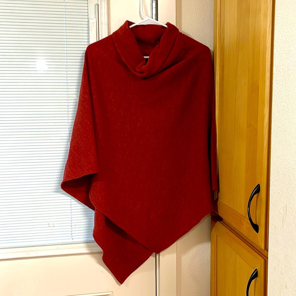 12ami Brand Knit Poncho. One Size.